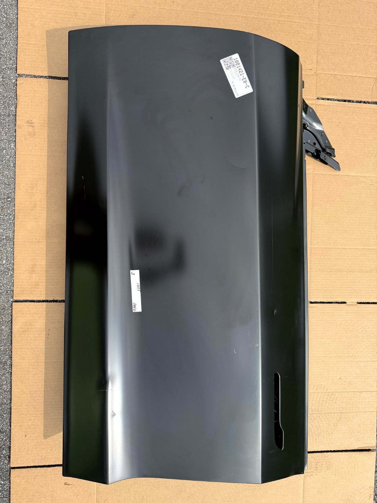 2017 - 2023 TESLA MODEL 3 FRONT LEFT DRIVER SIDE DOOR SHELL OEM, 1081421-E0-C