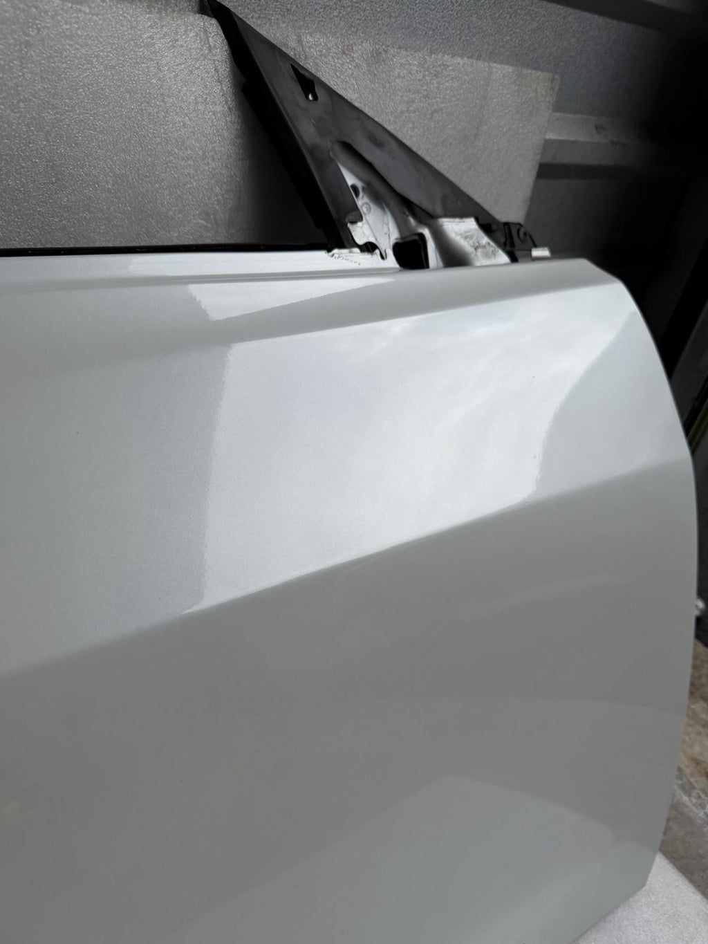 ♦️2017-2020 Tesla Model 3 Front Passenger Door Shell Panel Right RH White