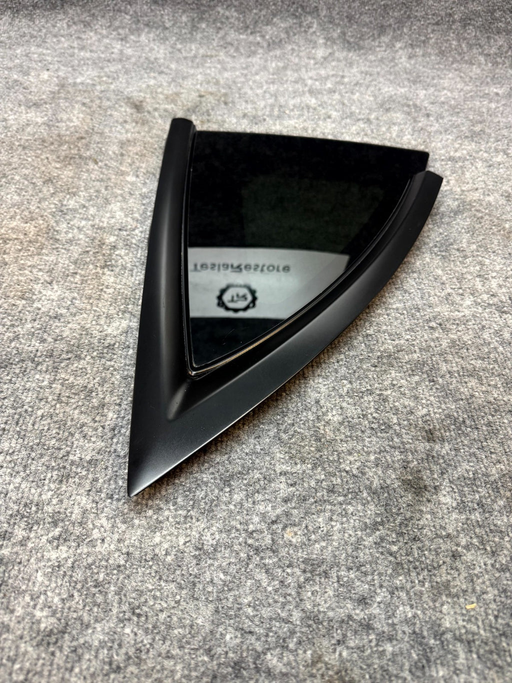 2020 - 2024 TESLA MODEL Y REAR RIGHT SIDE QUARTER WINDOW GLASS OEM, 1495741-00-H