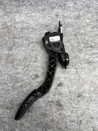 ♦️12-20 TESLA MODEL S LEFT SIDE ACCELERATOR GAS THROTTLE PEDAL OEM, 6PV933370-17