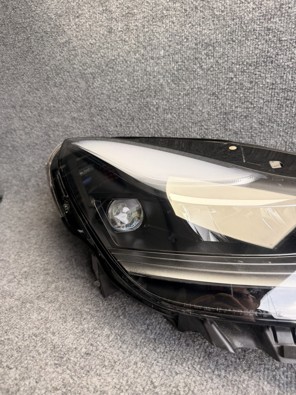 OEM 2021 - 2024 Tesla Model Y Right Passenger Matrix LED Headlight 1514953-00-D