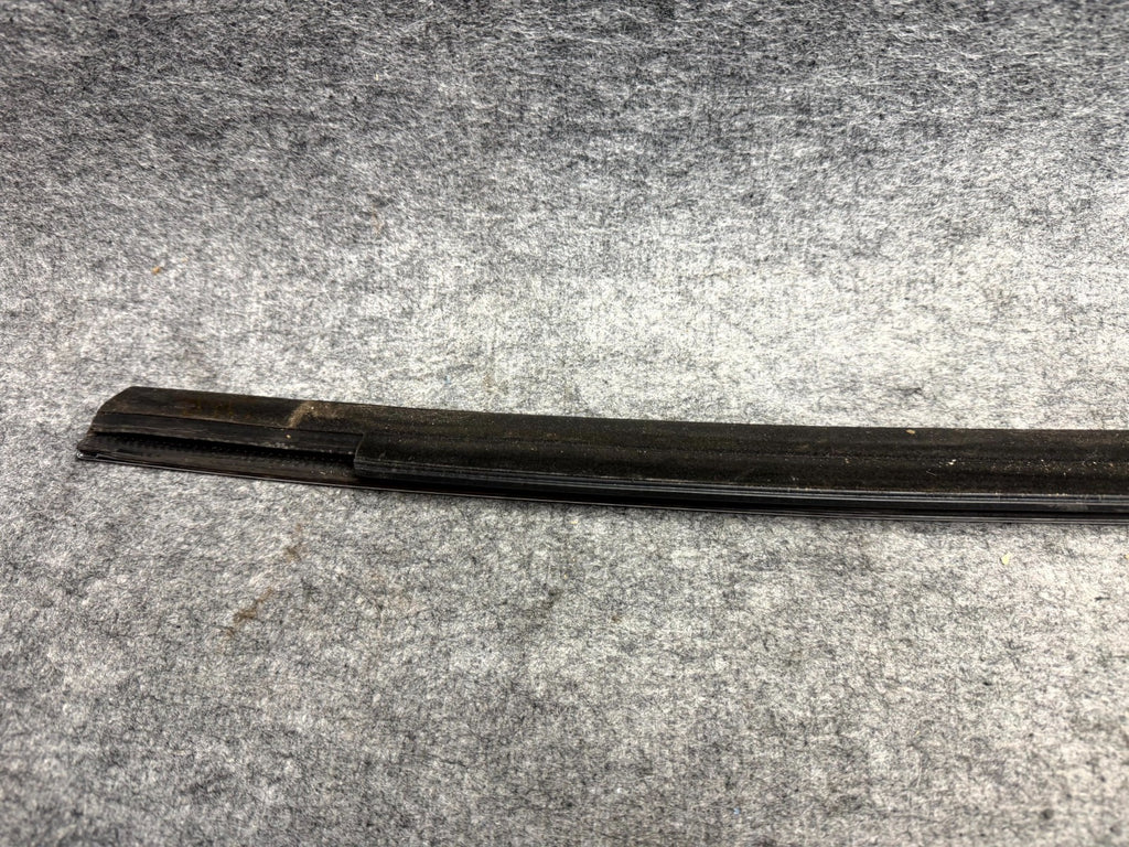♦️12-20 TESLA MODEL S REAR LEFT SIDE DOOR CHROME BELT MOLDING OEM, 1038395-80-A