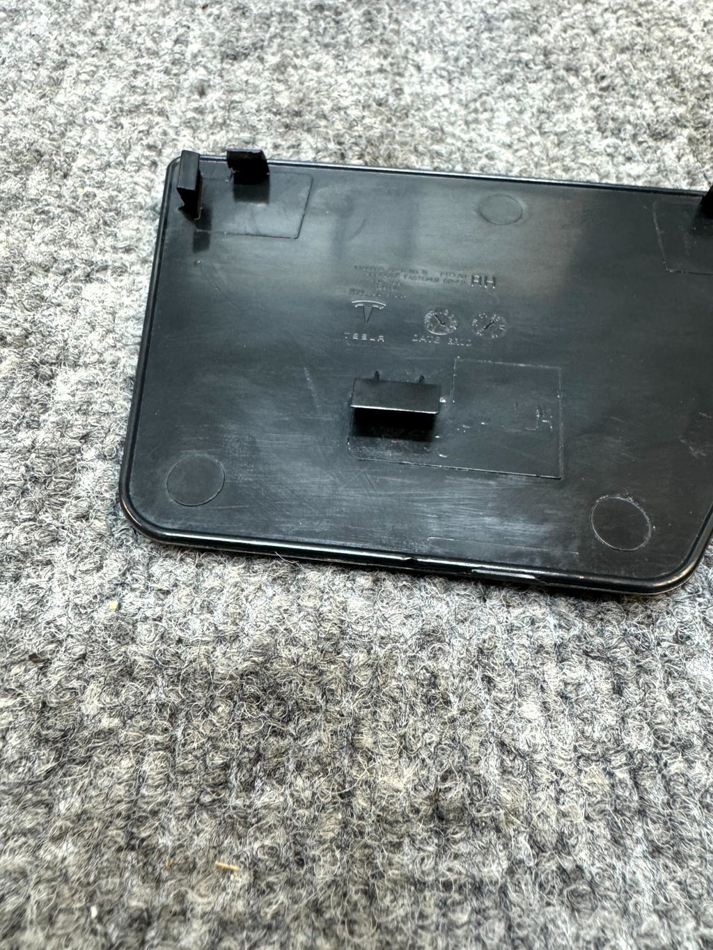 2017-2023 TESLA MODEL 3 RIGHT SIDE APPLIQUE DASH COVER OEM, 1100088-00-D