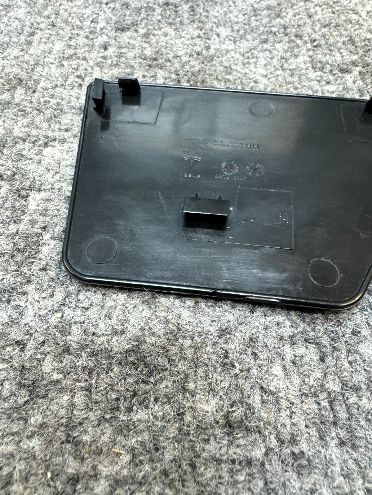 2017-2023 TESLA MODEL 3 RIGHT SIDE APPLIQUE DASH COVER OEM, 1100088-00-D