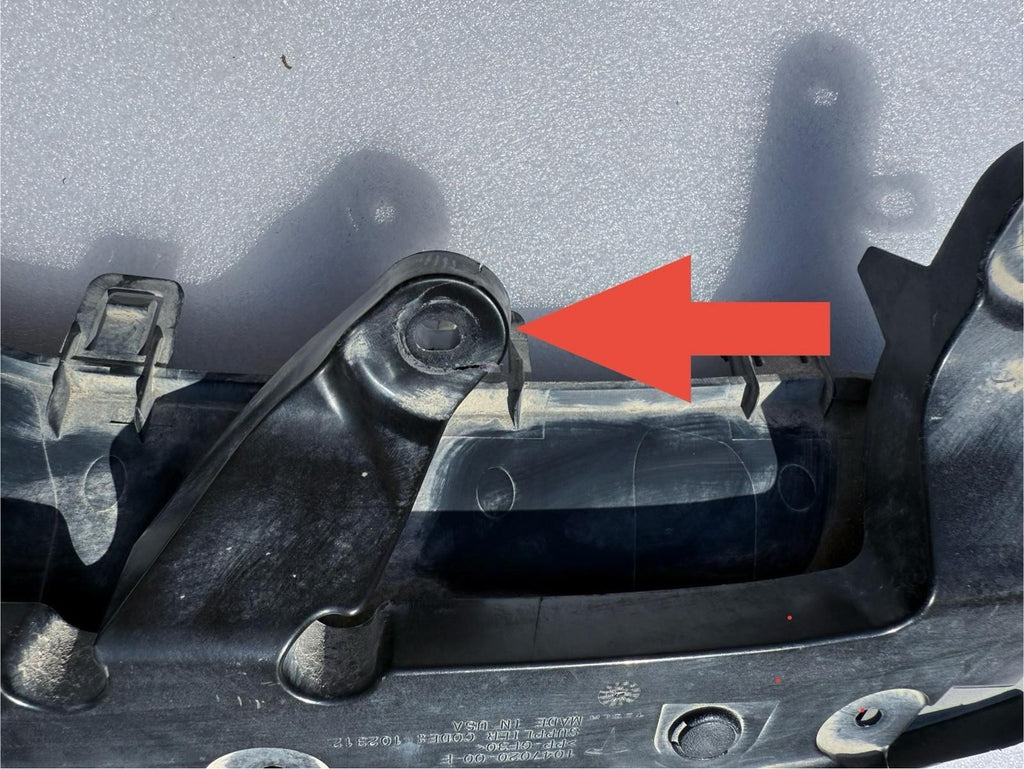 ♦️2016 - 2020 TESLA MODEL X FRONT UPPER GRILLE SUPPORT BRACKET OEM, 1047020-00-E