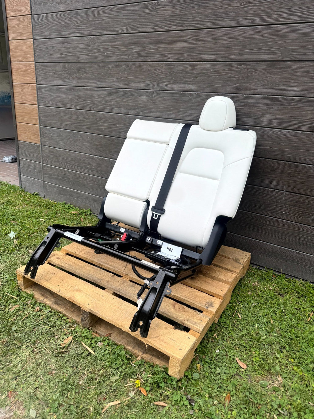 2020-2024 TESLA MODEL Y REAR LEFT UPPER SEAT CUSHION W/ FRAME OEM, 1494833-00-E