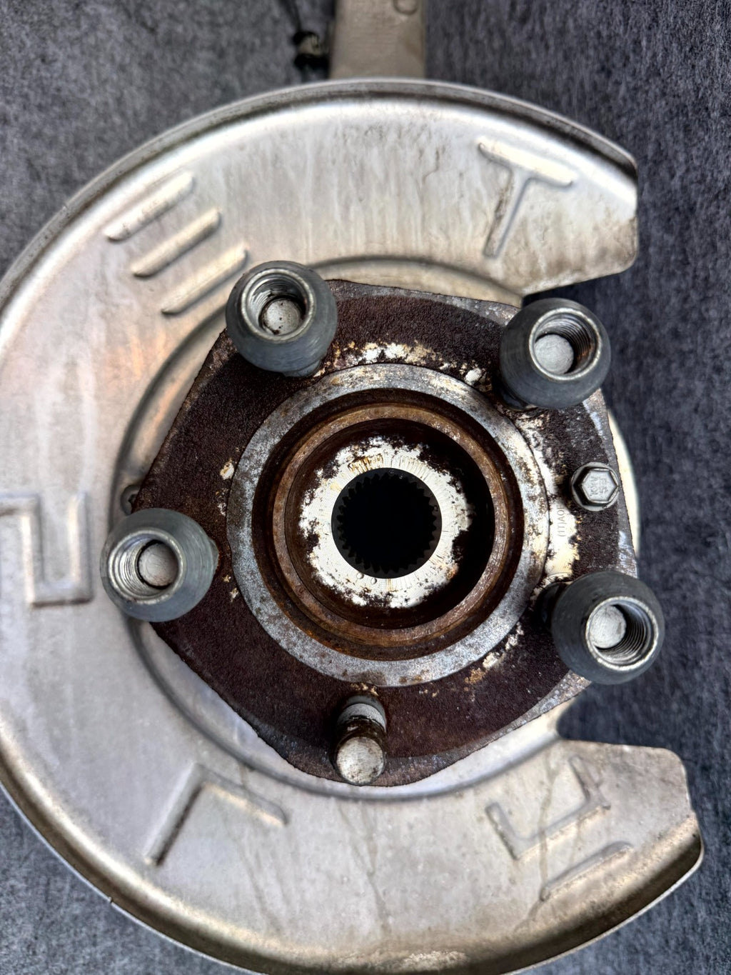 ♦️17-23 TESLA MODEL 3 FRONT LEFT SIDE SPINDLE KNUCKLE WHEEL HUB OEM, 104431100E