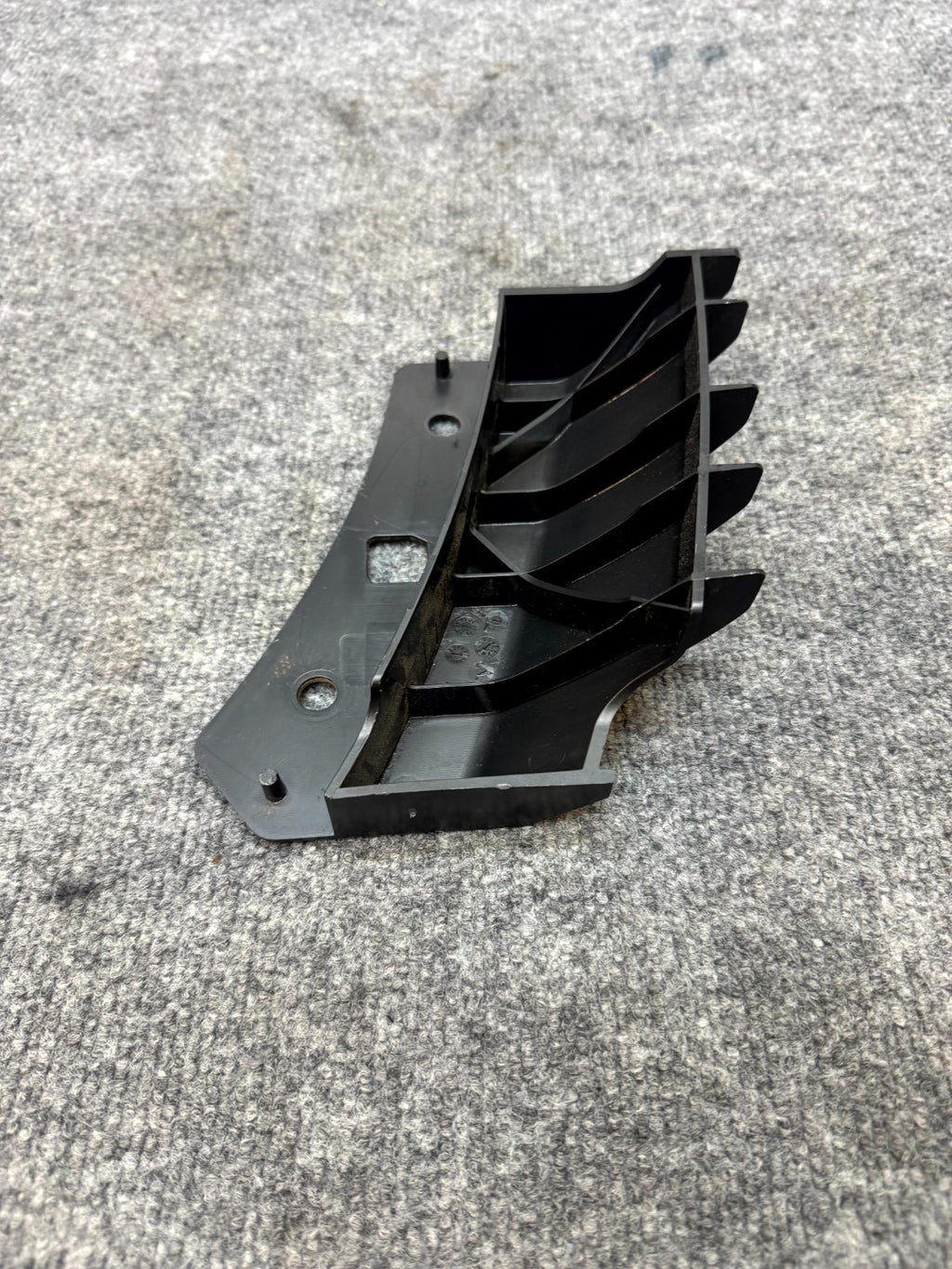 17 - 23 TESLA MODEL 3 FRONT LEFT UPPER BUMPER SUPPORT BRACKET OEM, 1084169-00-B