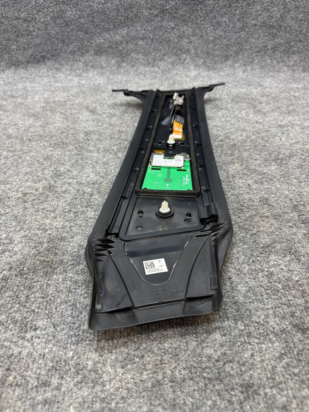 2020 - 2024 TESLA MODEL Y RIGHT SIDE B-PILLAR GLASS TRIM CAMERA OEM 1785300-00-B