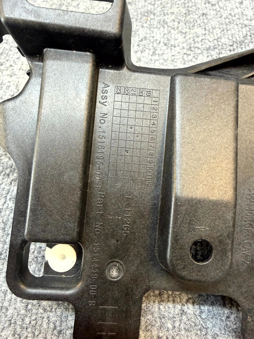 20-24 TESLA MODEL Y REAR LEFT SIDE C PILLAR SUPPORT BRACKET OEM, 1516195-00-B