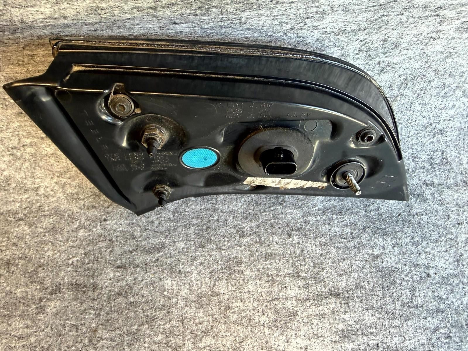 ♦️2017-2023 TESLA MODEL 3 REAR RIGHT SIDE INNER TAIL LIGHT LAMP OEM, 1077404
