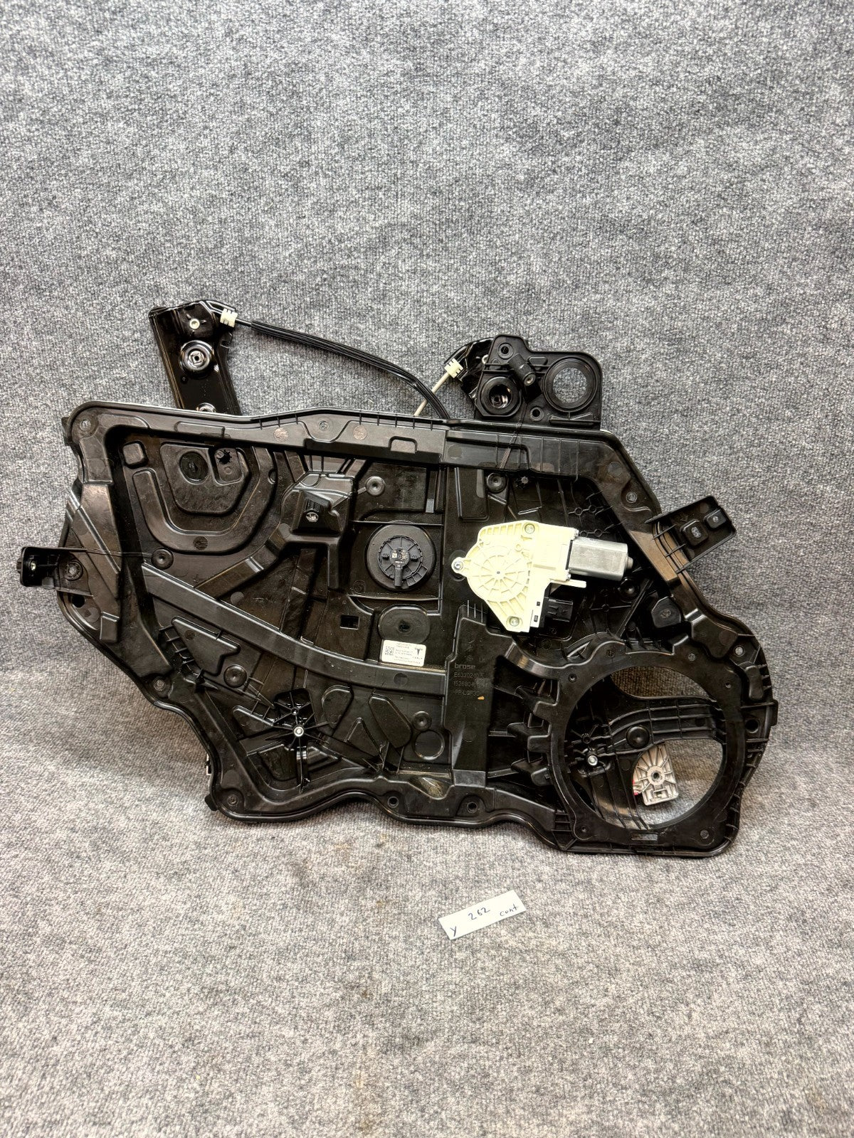 2020-2024 TESLA MODEL Y FRONT LEFT DOOR WINDOW REGULATOR & MOTOR OEM, 149551000E