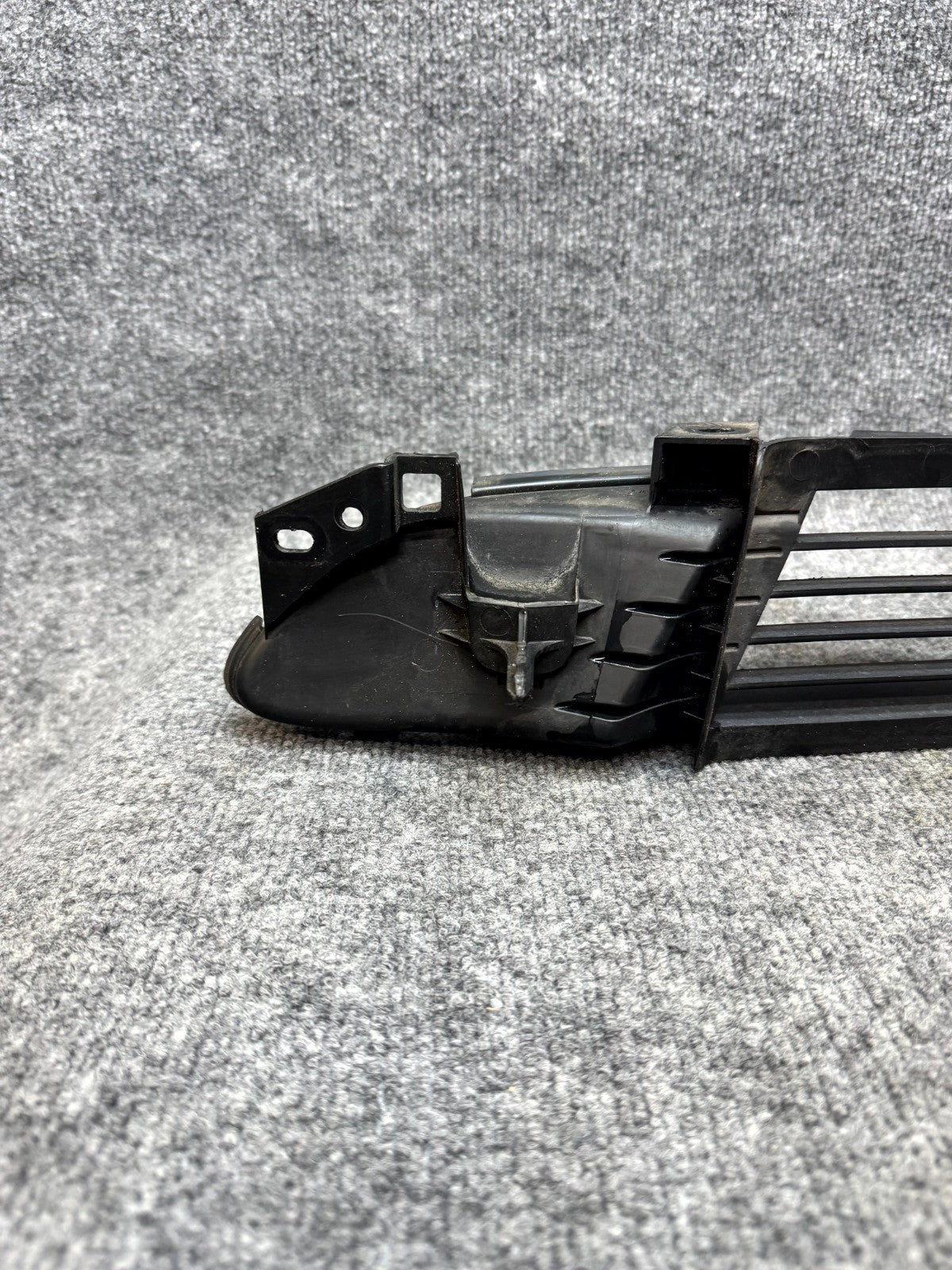 2017 - 2023 TESLA MODEL 3 FRONT LOWER BUMPER RADIATOR GRILLE OEM, 1085927-00-C