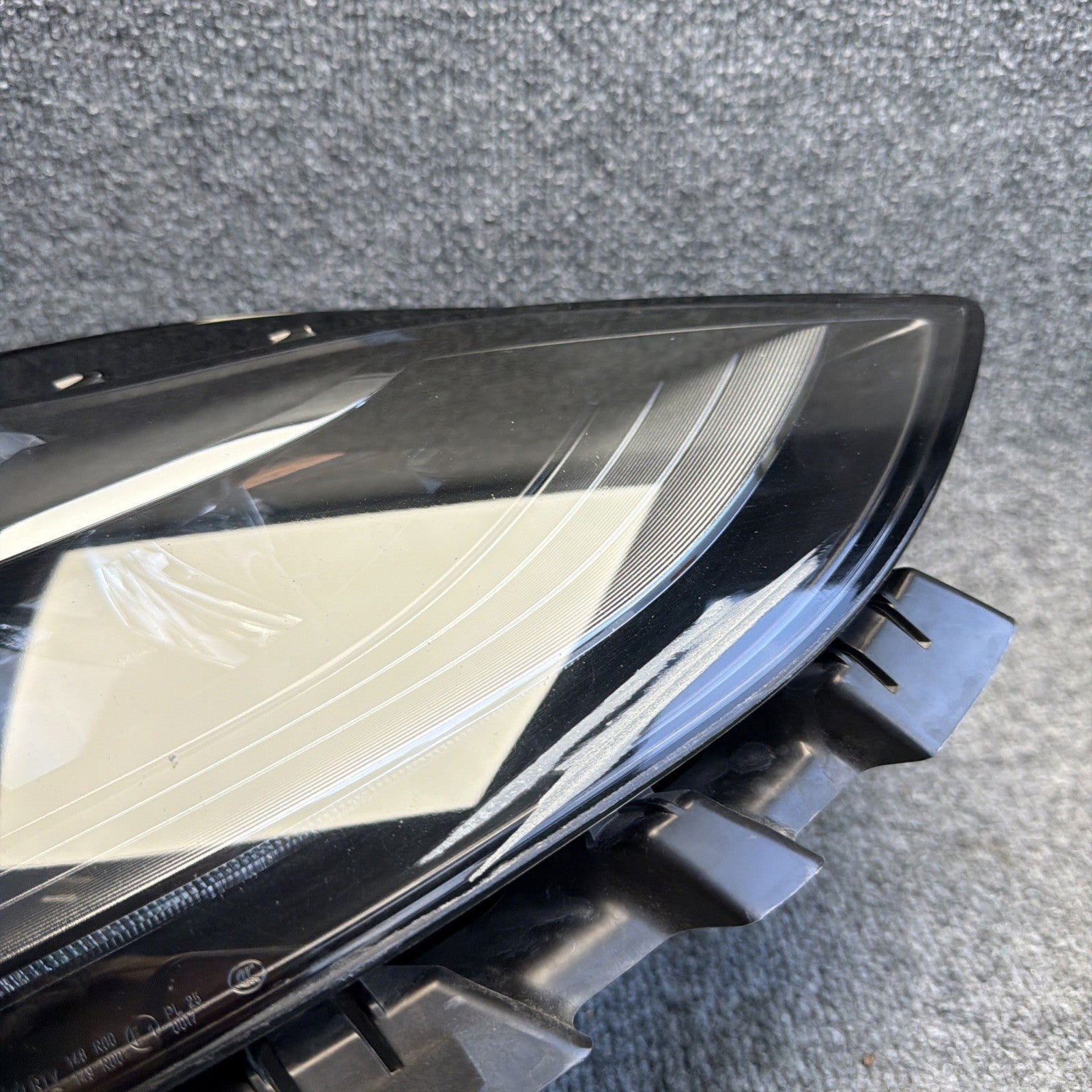 LED Head Light Lamp Assy Passenger Side For 2021-23 Tesla Model 3 ＆ Y 1514953-00
