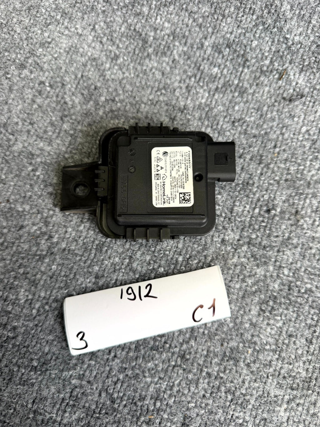 2017–2023 TESLA MODEL 3 HOMELINK GARAGE DOOR OPENER MODULE OEM, 1114984-00-B