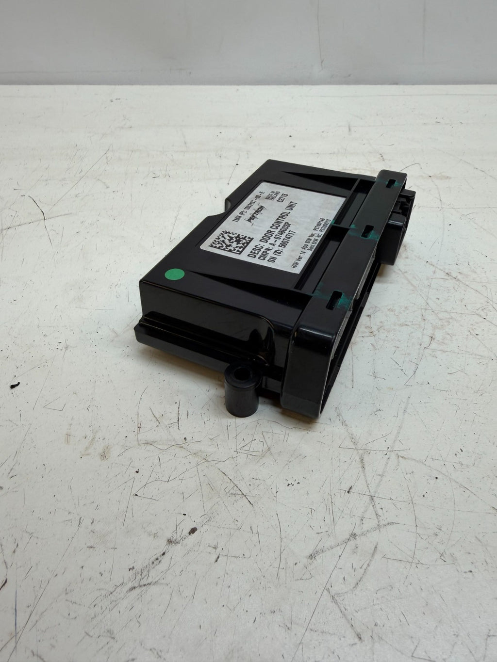 2012-2020 TESLA MODEL S FRONT LEFT OR RIGHT DOOR CONTROL MODULE 1003101-00-E
