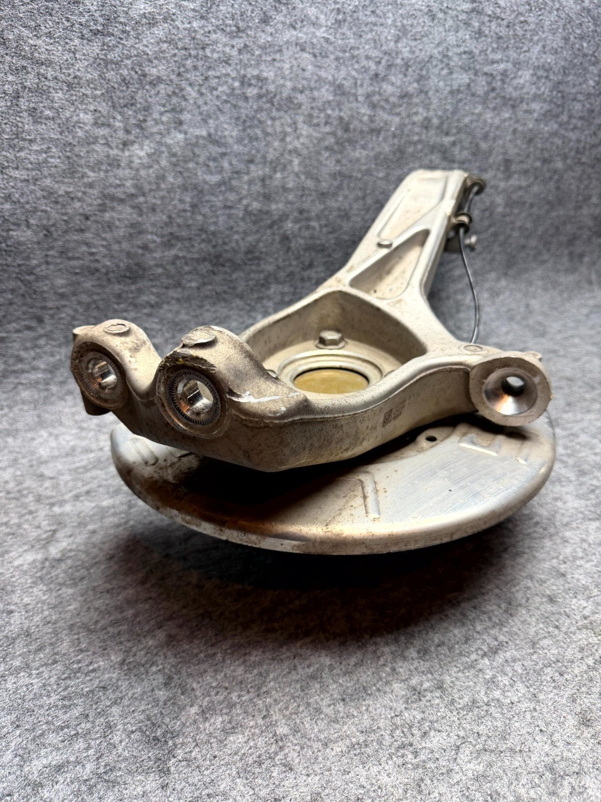 ♦️17-23 TESLA MODEL 3 FRONT LEFT SIDE SPINDLE KNUCKLE WHEEL HUB OEM, 104431100E