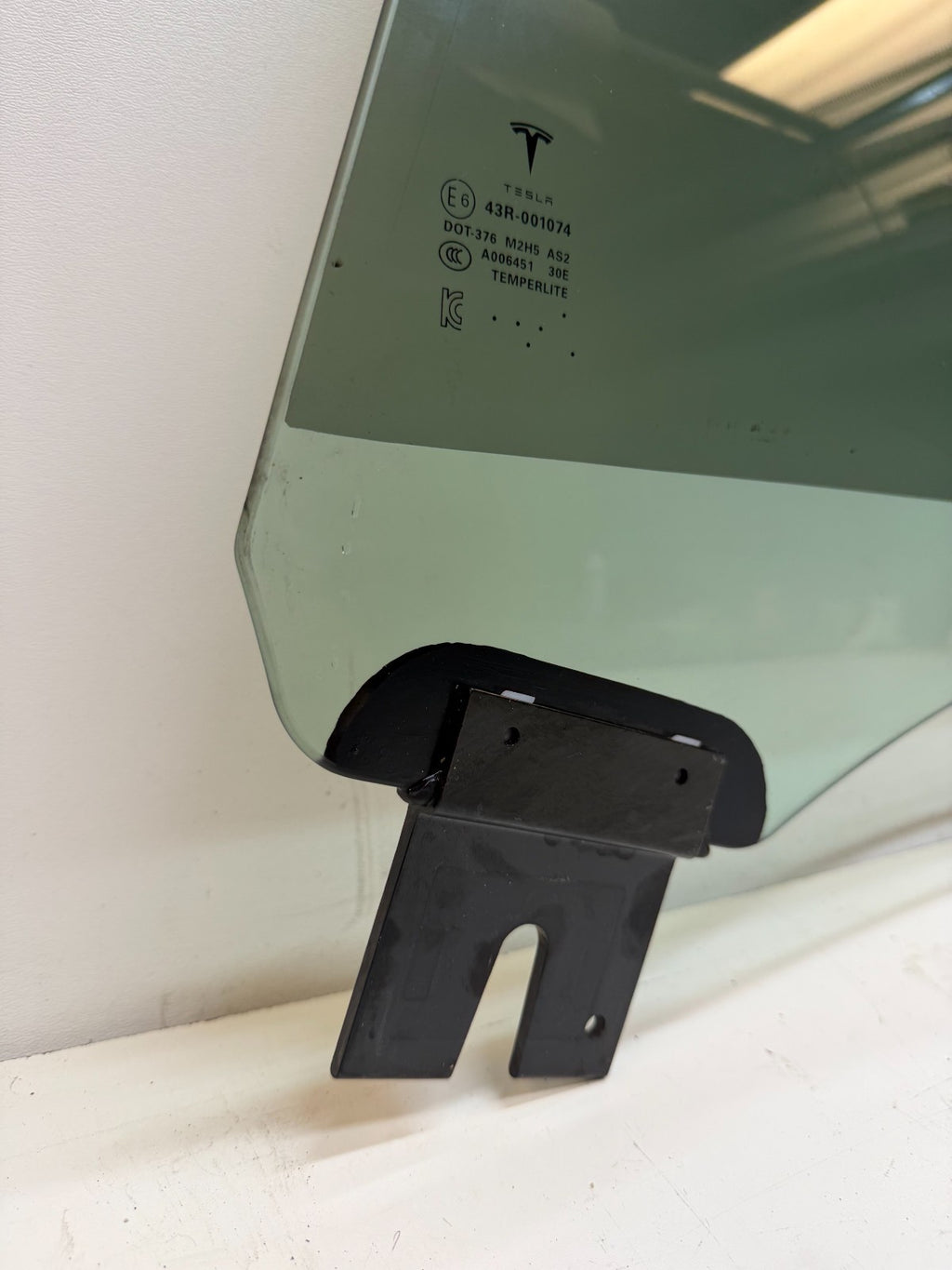 12-20 Tesla Model S Rear Left Driver Side Door Window Glass 43R-001074