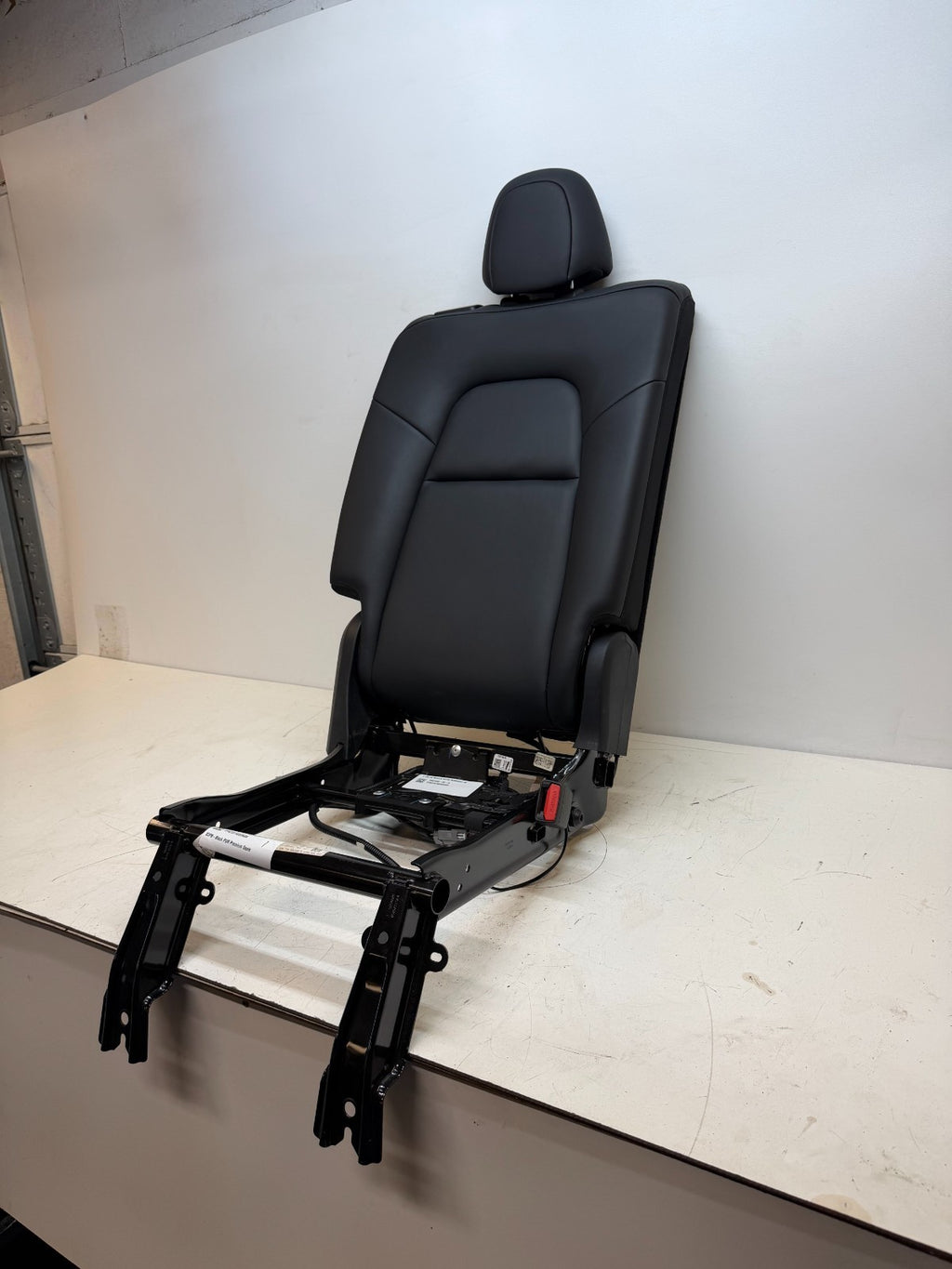 17-23 TESLA MODEL Y REAR PASSENGER SIDE UPPER SEAT CUSHION W/ FRAME 1494840-91-B