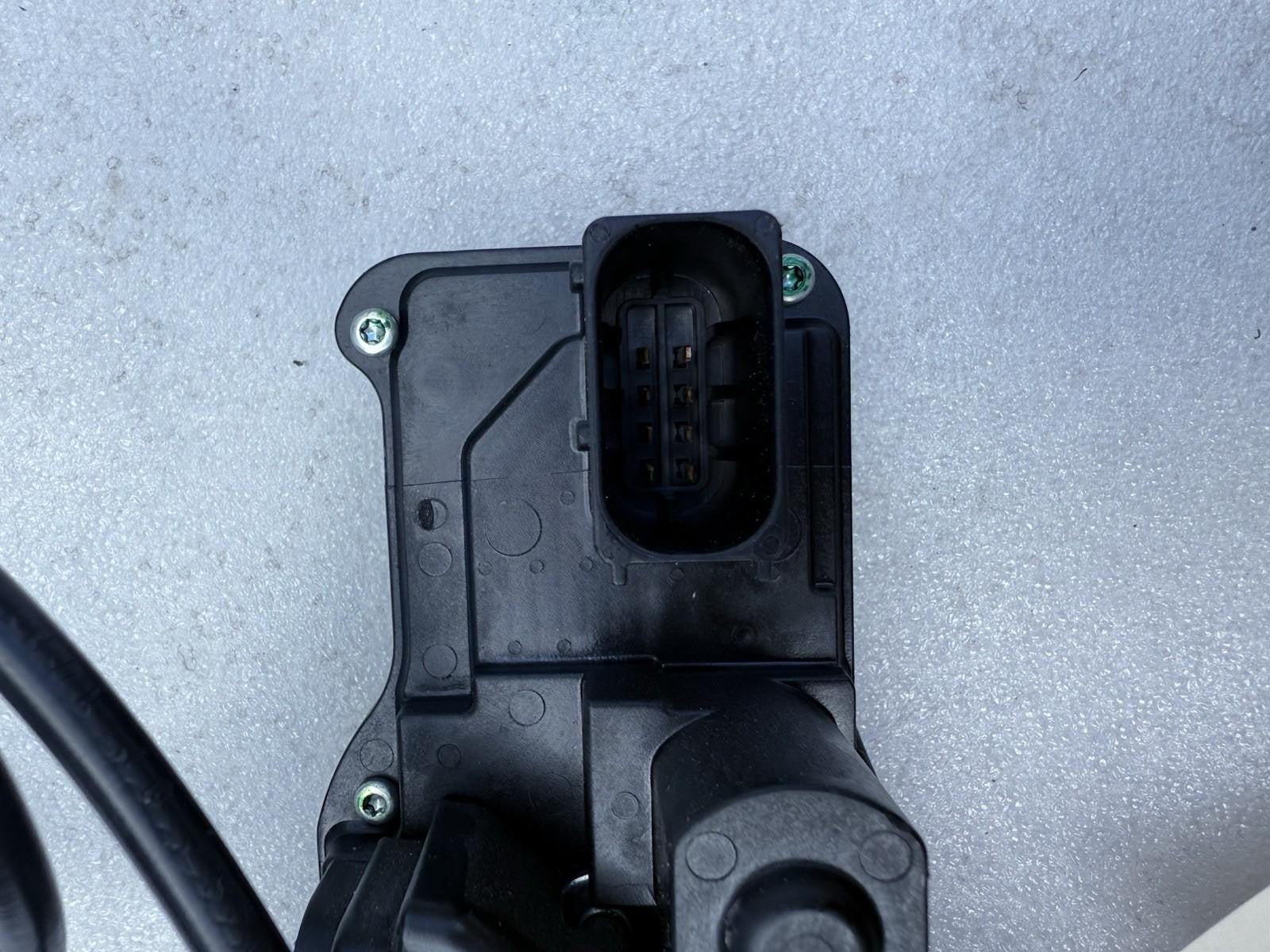 12-20 TESLA MODEL S REAR RIGHT DOOR LOCK LATCH ACTUATOR OEM, 6008911-99-D