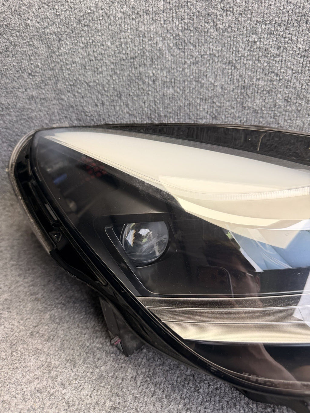 OEM 21-24 Tesla Model 3-Y Right Passenger Matrix LED Headlight 1514953-00-D