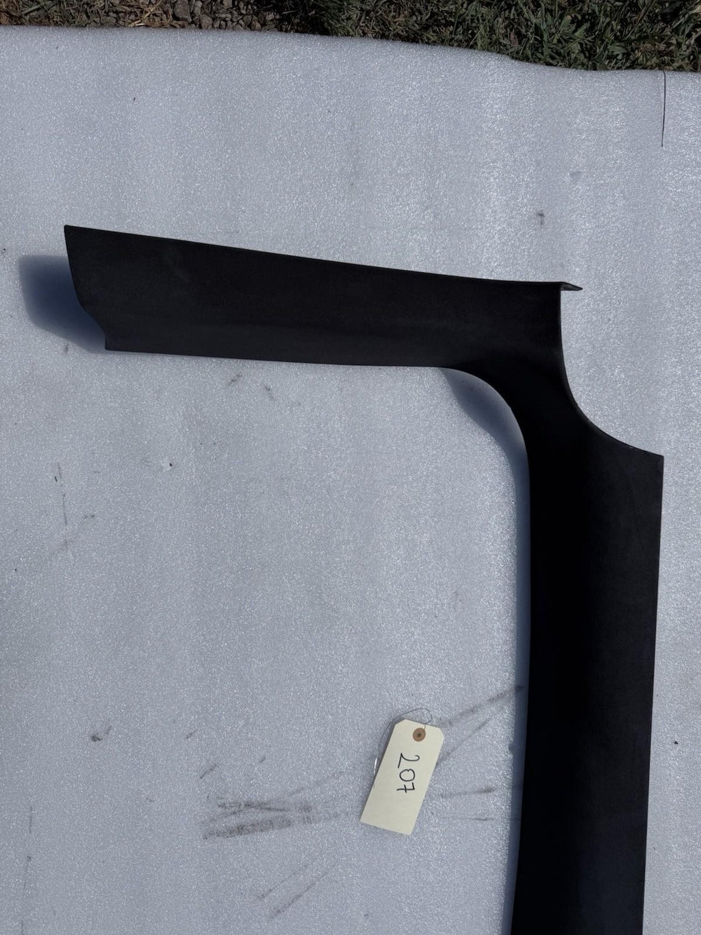 ♦️2016-2020 TESLA MODEL X REAR RIGHT FALCON DOOR LOWER GARNISH OEM, 1052334-06-G