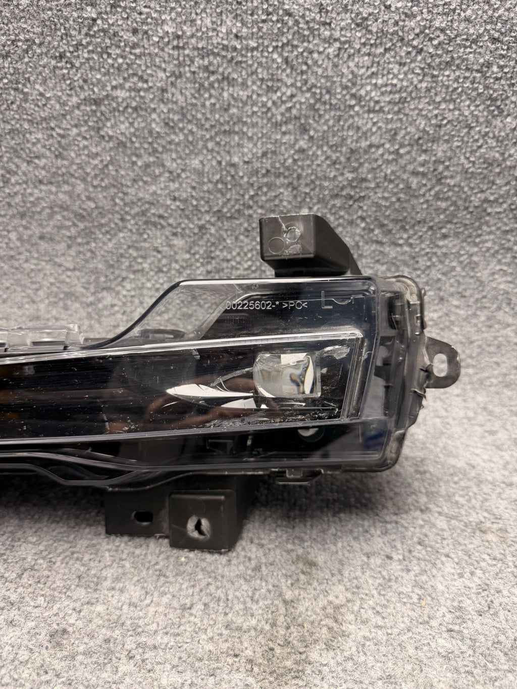 2017 -2023 For Tesla Model 3 -Y 107739-00-D Front LEFT Side Fog Light Dark Lamp