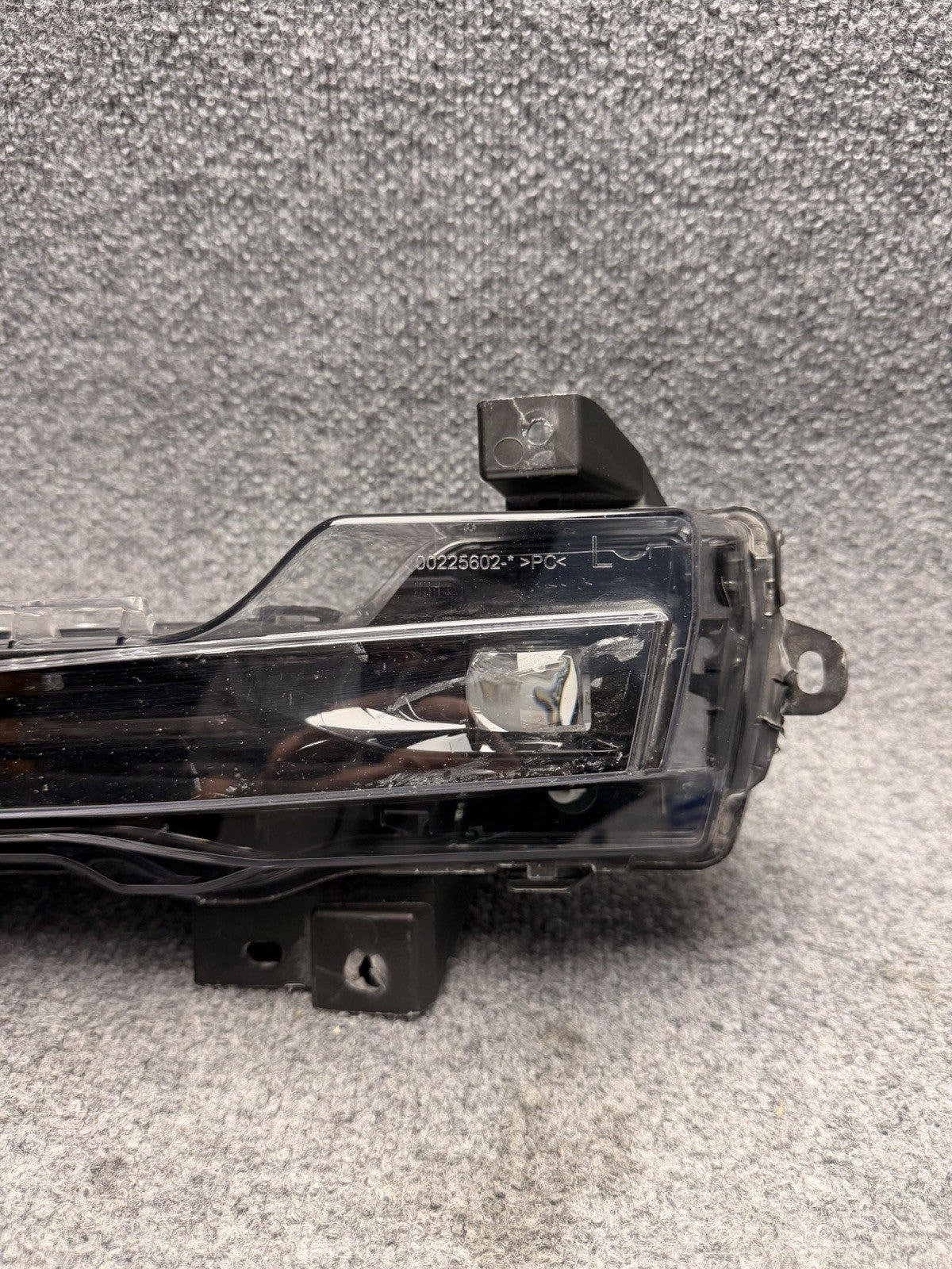 2017 -2023 For Tesla Model 3 -Y 107739-00-D Front LEFT Side Fog Light Dark Lamp