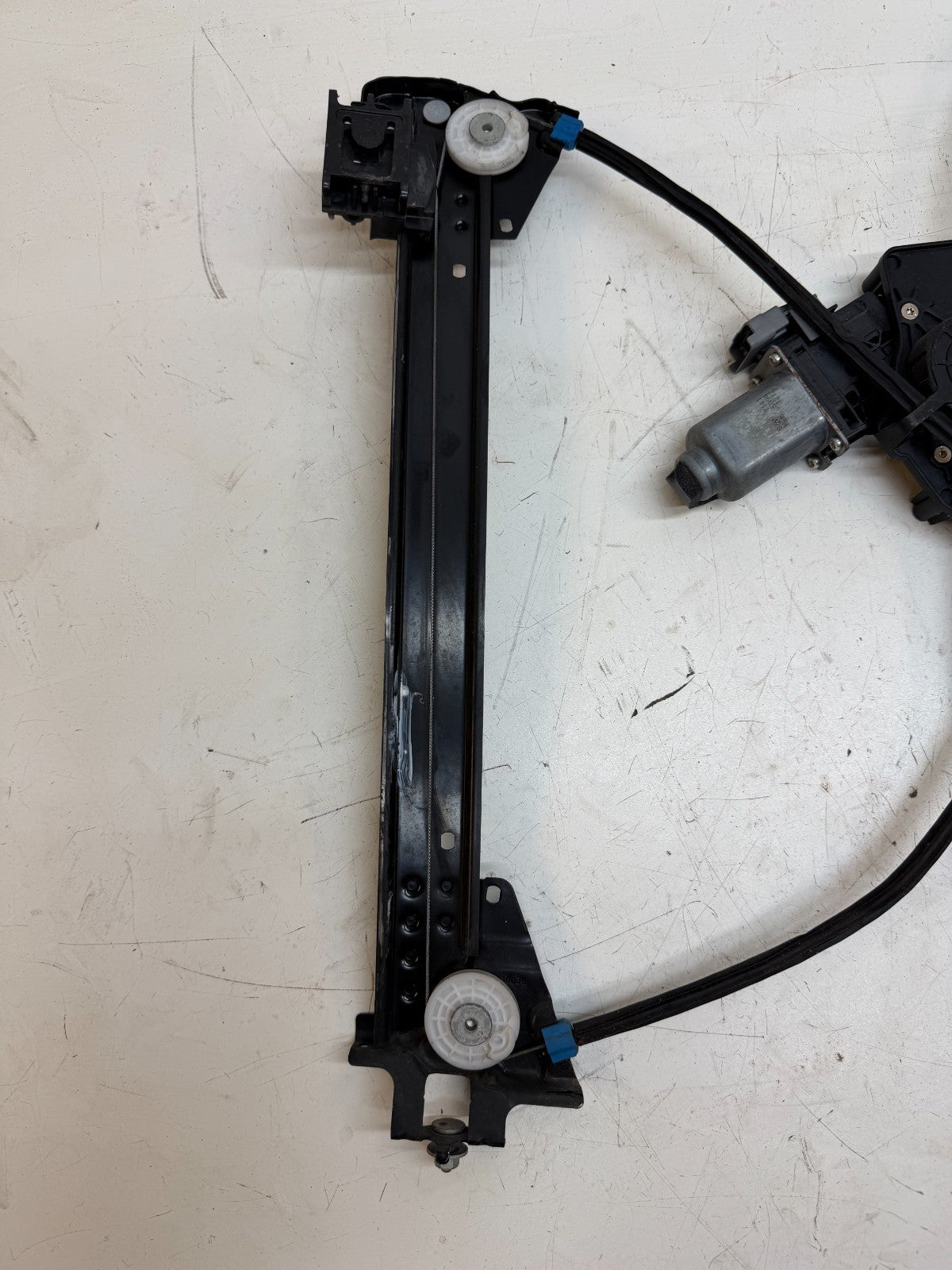 12-20 Tesla Model S Front Left Side Power Window Regulator & Motor 6006551-00-G