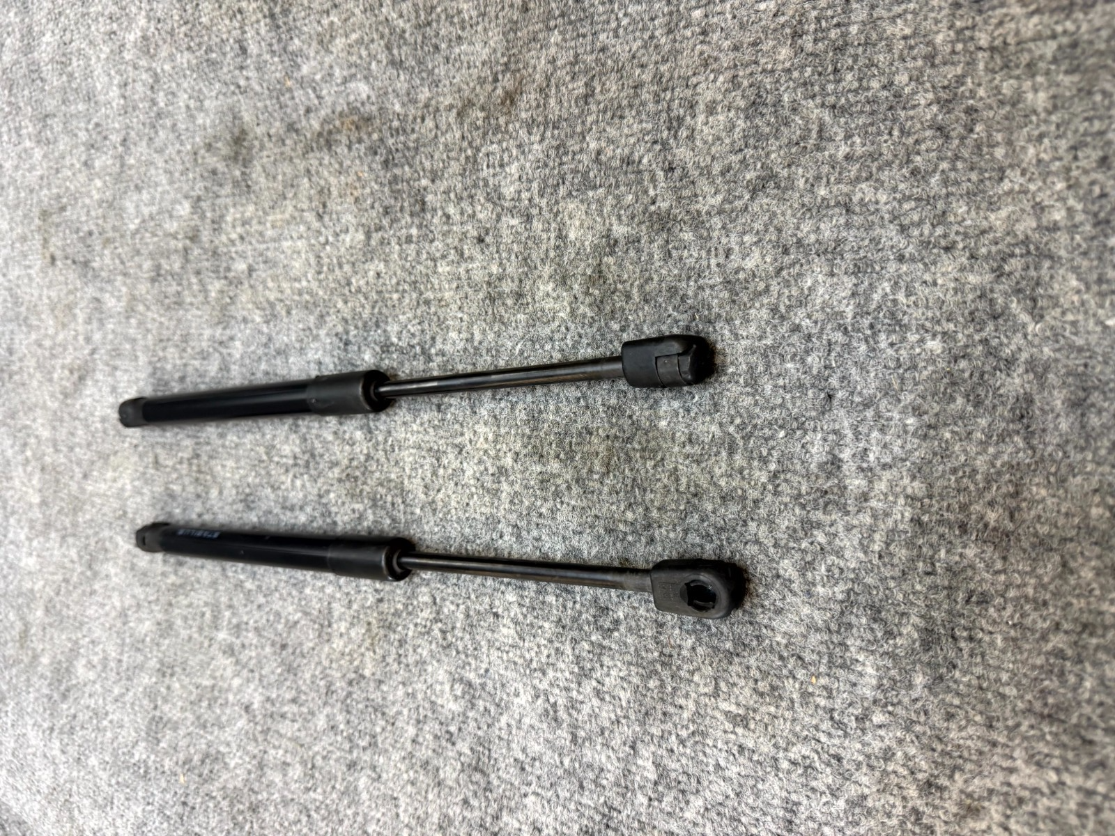 2020 - 2024 TESLA MODEL Y FRONT LEFT & RIGHT BONNET HOOD STRUT OEM, 1091472-00-B