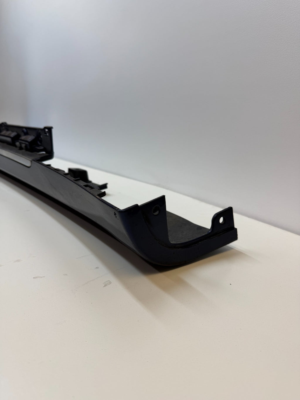 12-20 Tesla Model S Right Passenger Side Skirt Rocker Panel Shell 6005875-00-J