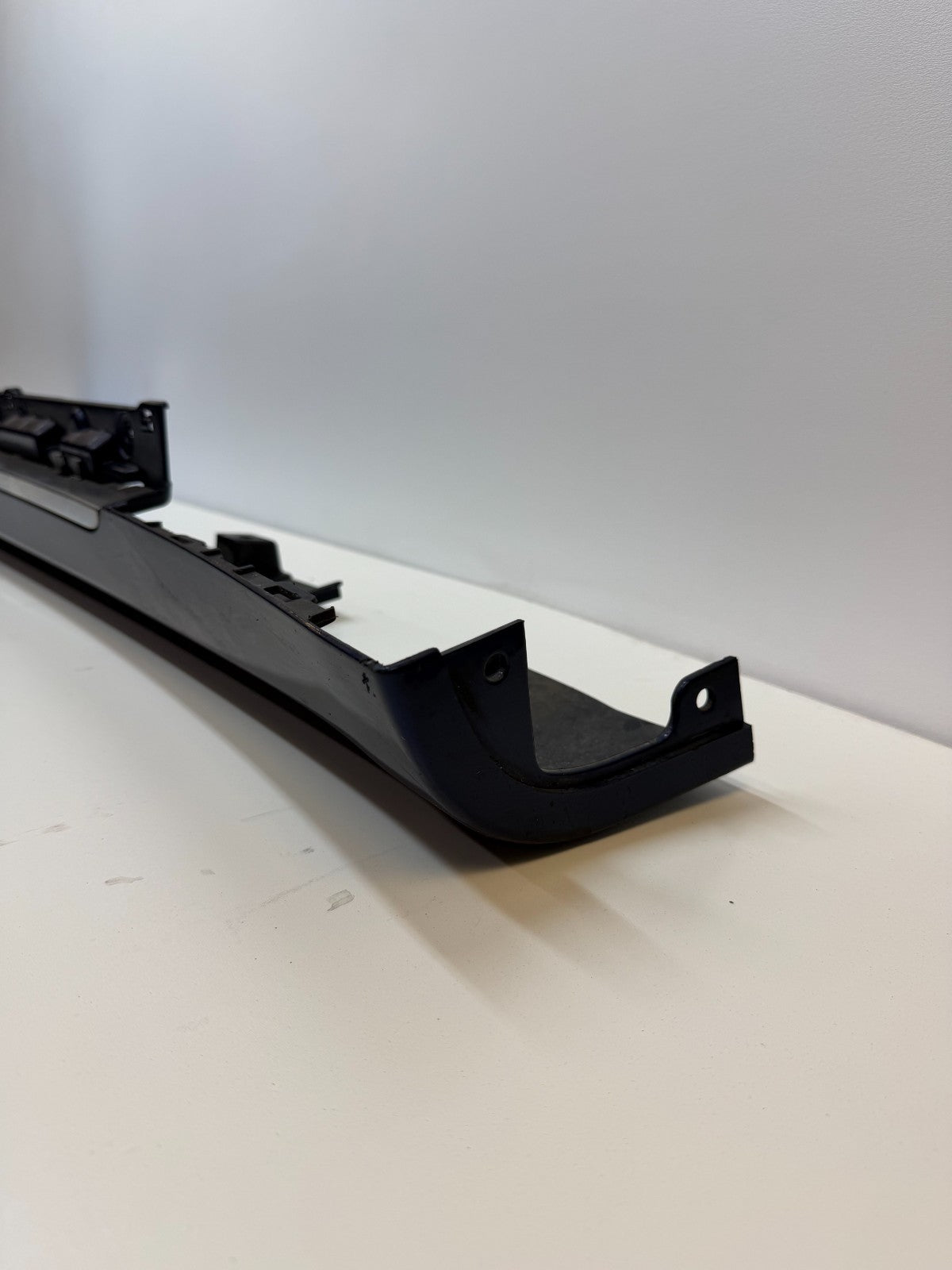 12-20 Tesla Model S Right Passenger Side Skirt Rocker Panel Shell 6005875-00-J