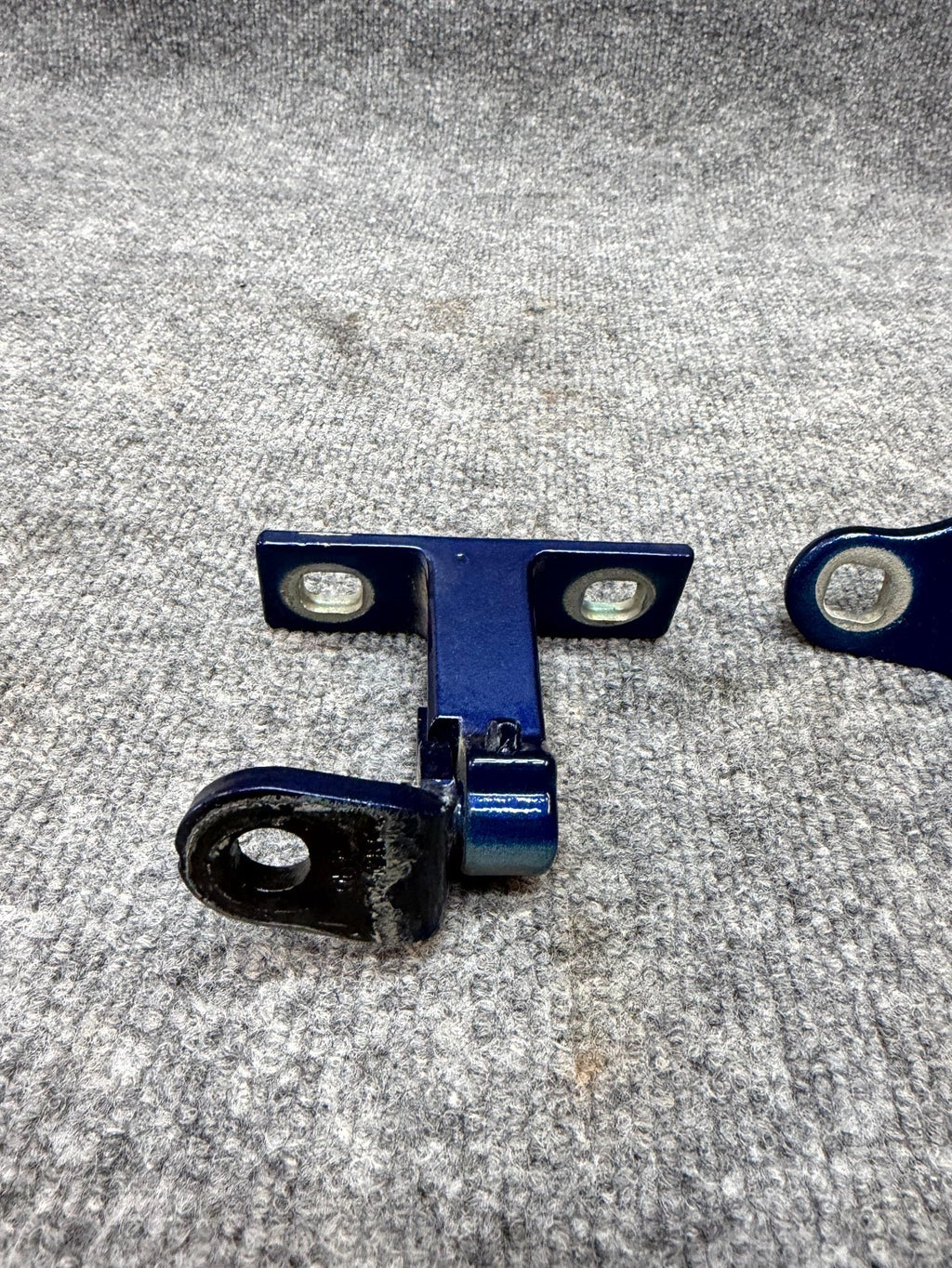 2020- 2024 TESLA MODEL Y REAR LEFT DRIVER SIDE DOOR HINGE SET OEM, 1497495-00-C