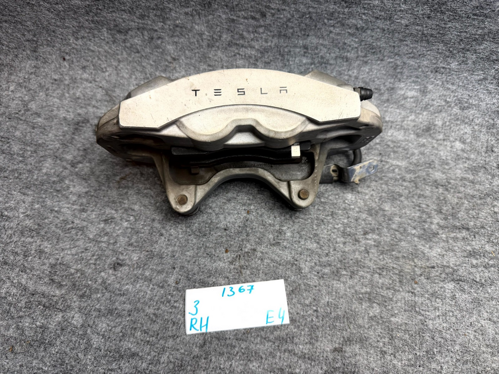 ♦️17–23 TESLA MODEL 3 FRONT RIGHT CALIPER W/ BRAKE HOSE LINE OEM, 1044622-00-E
