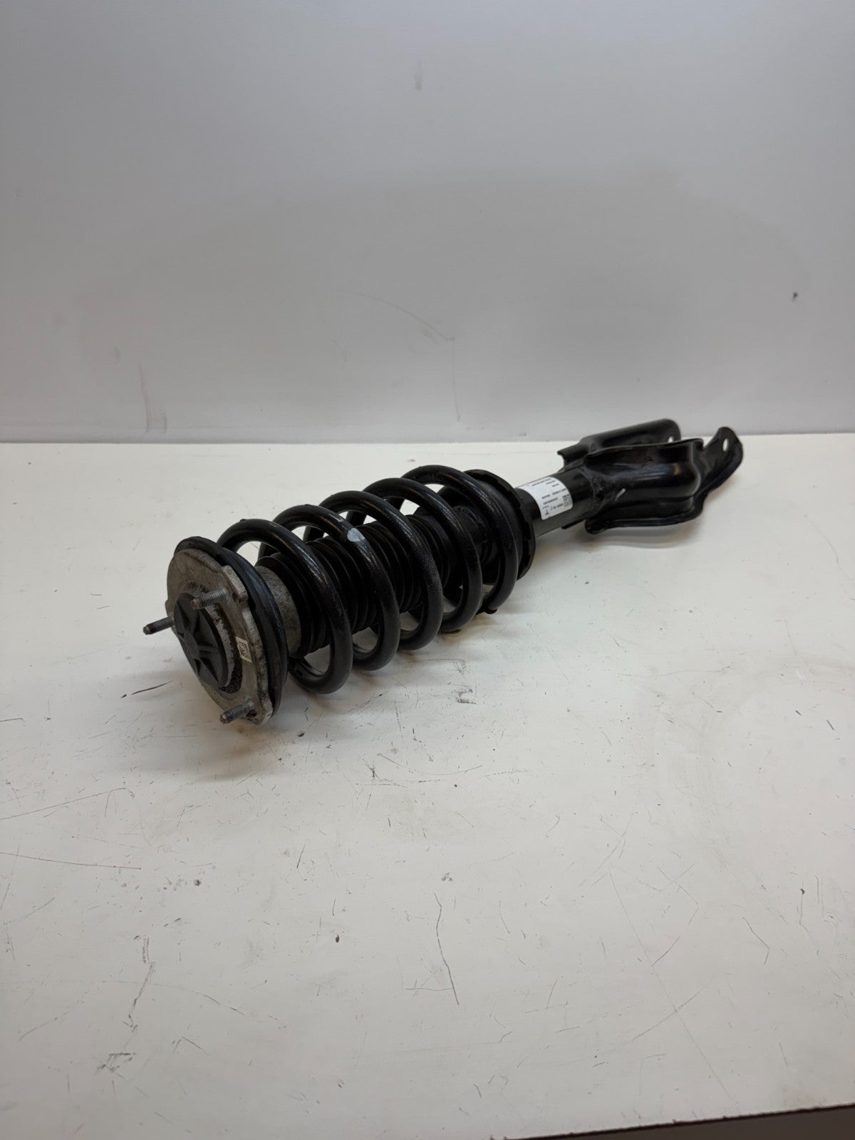 2020-2024 Tesla Model Y Front Right Passenger Shock Strut 1188368-00-E