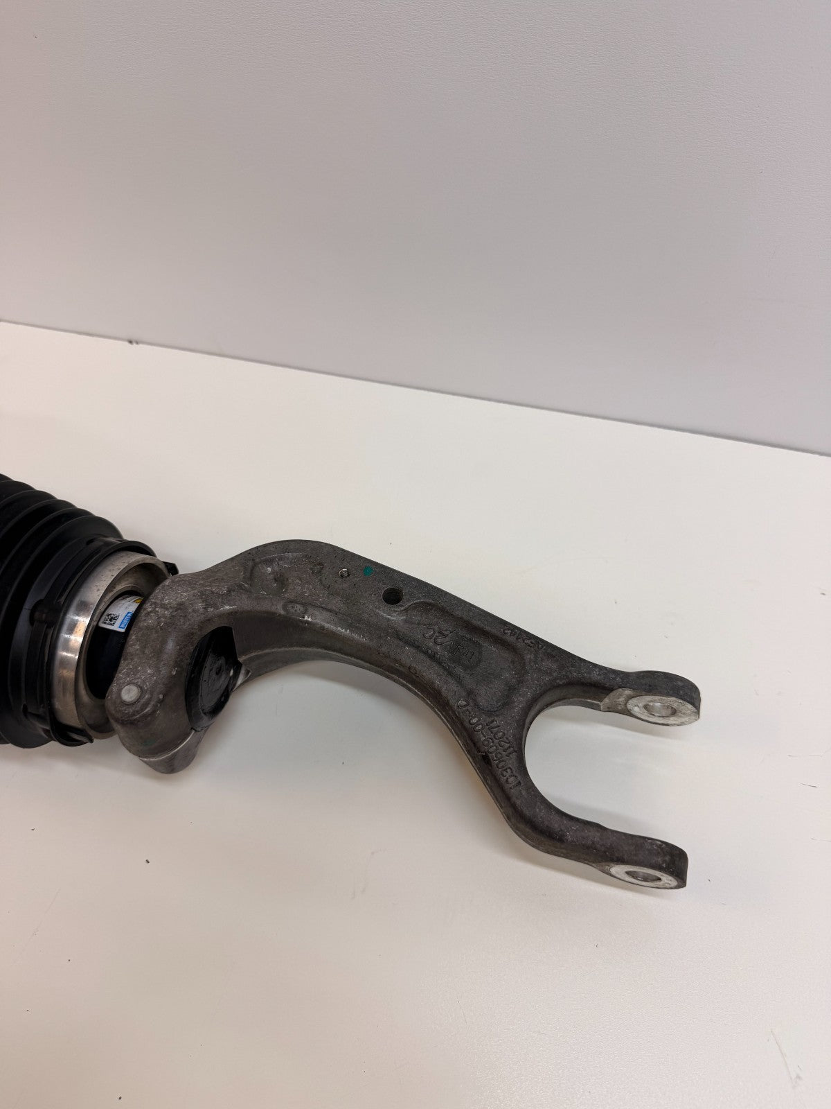 2016-2020 Tesla Model S Front Left Air Suspension Shock Strut 1067361-25-C