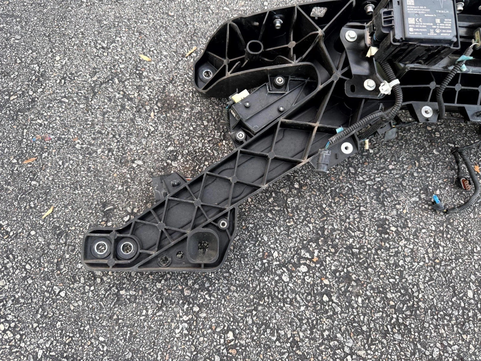 ♦️2017–2023 TESLA MODEL 3 FRONT RADIATOR CORE SUPPORT CARRIER OEM, 1118289-00-H