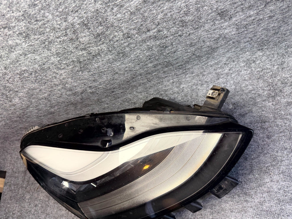 ♦️2017-2023 TESLA MODEL 3 FRONT RIGHT SIDE HEADLIGHT ASSEMBLY OEM, 1077372-00-K