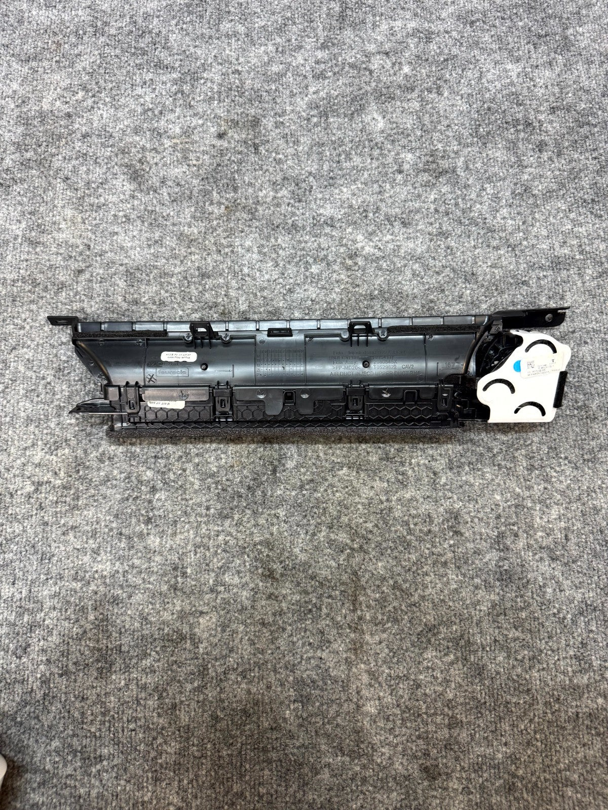 2017–2023 TESLA MODEL 3 FRONT RIGHT AIR VENT GRILLE COVER TRIM OEM, 1083325-00-G