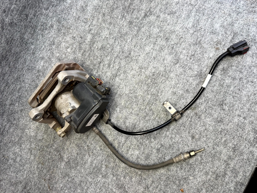 ♦️2017 - 2023 TESLA MODEL 3 REAR RIGHT SIDE BRAKE CALLIPER OEM, 1044624-00-H