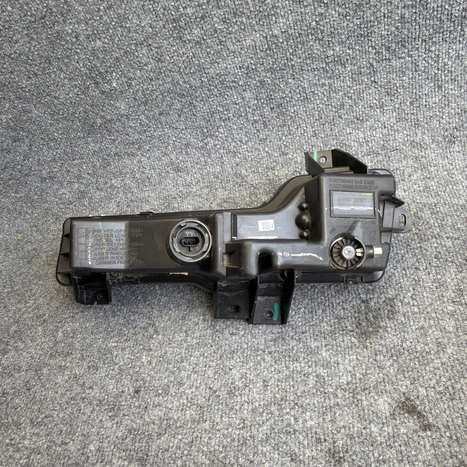 2017-2024 Tesla Model 3 / Y Front Right Hand Fog Light 3 Pins 1077392-00-C OEM