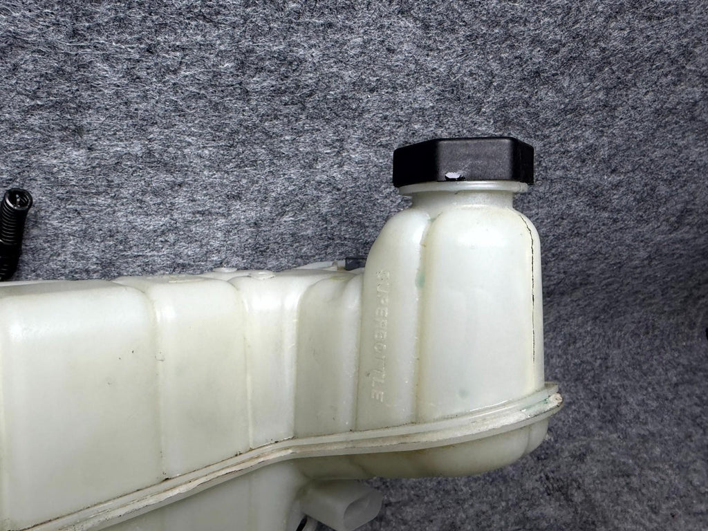 ♦️2017-2023 TESLA MODEL 3 COOLANT EXPANSION TANK WITH PUMP OEM 1097016-00-D