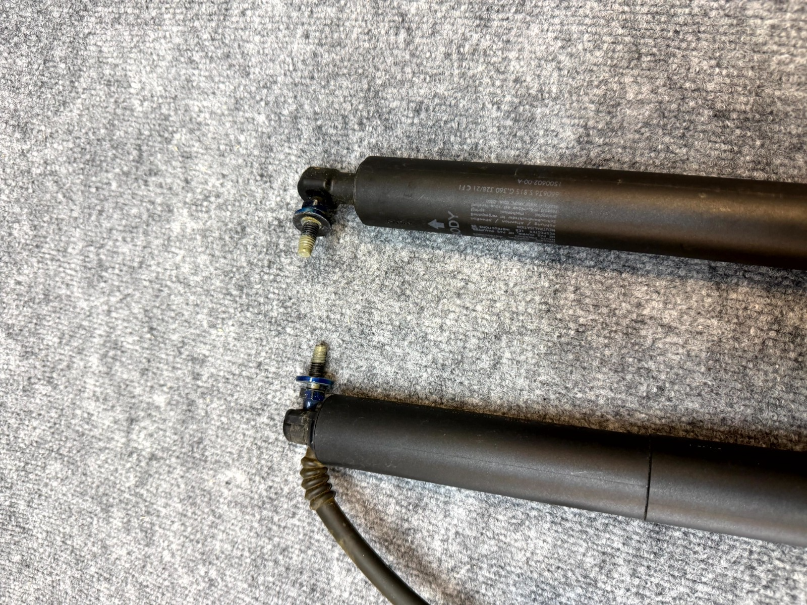 2020-2024 TESLA MODEL Y REAR LEFT & RIGHT LIFT GATE SHOCK STRUT OEM,1500601-00-B