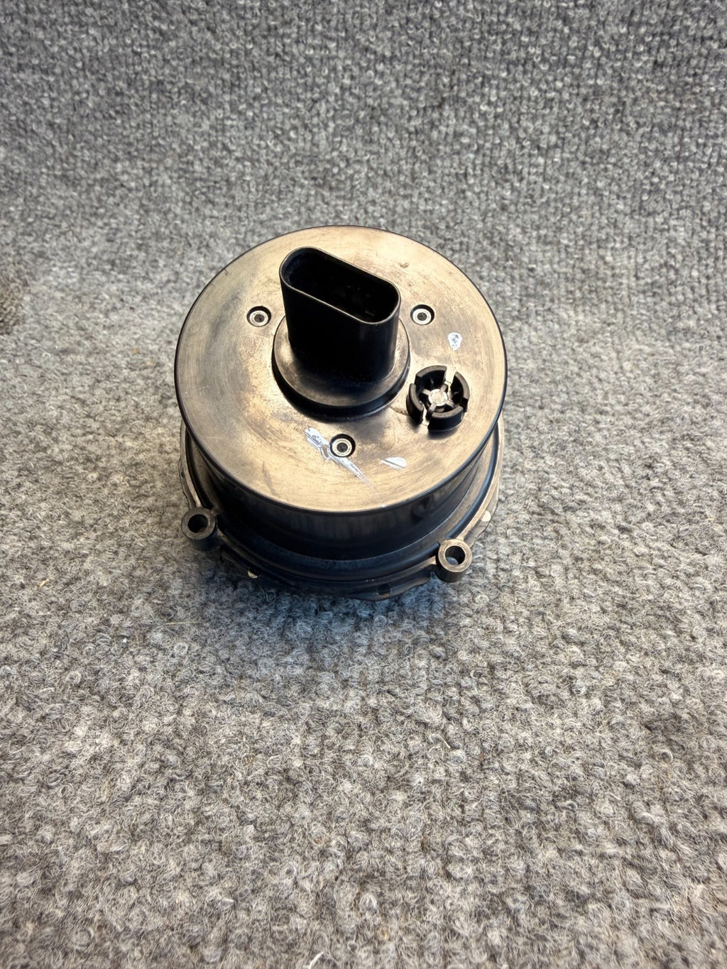 2017-2024 Tesla Model 3/Y Radiator Reservoir Water Pump 1619322-00-C