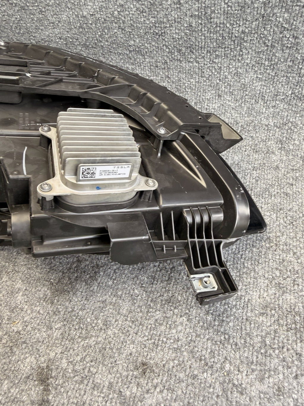 OEM 2021 - 2024 Tesla Model Y Right Passenger Matrix LED Headlight 1514953-00-D