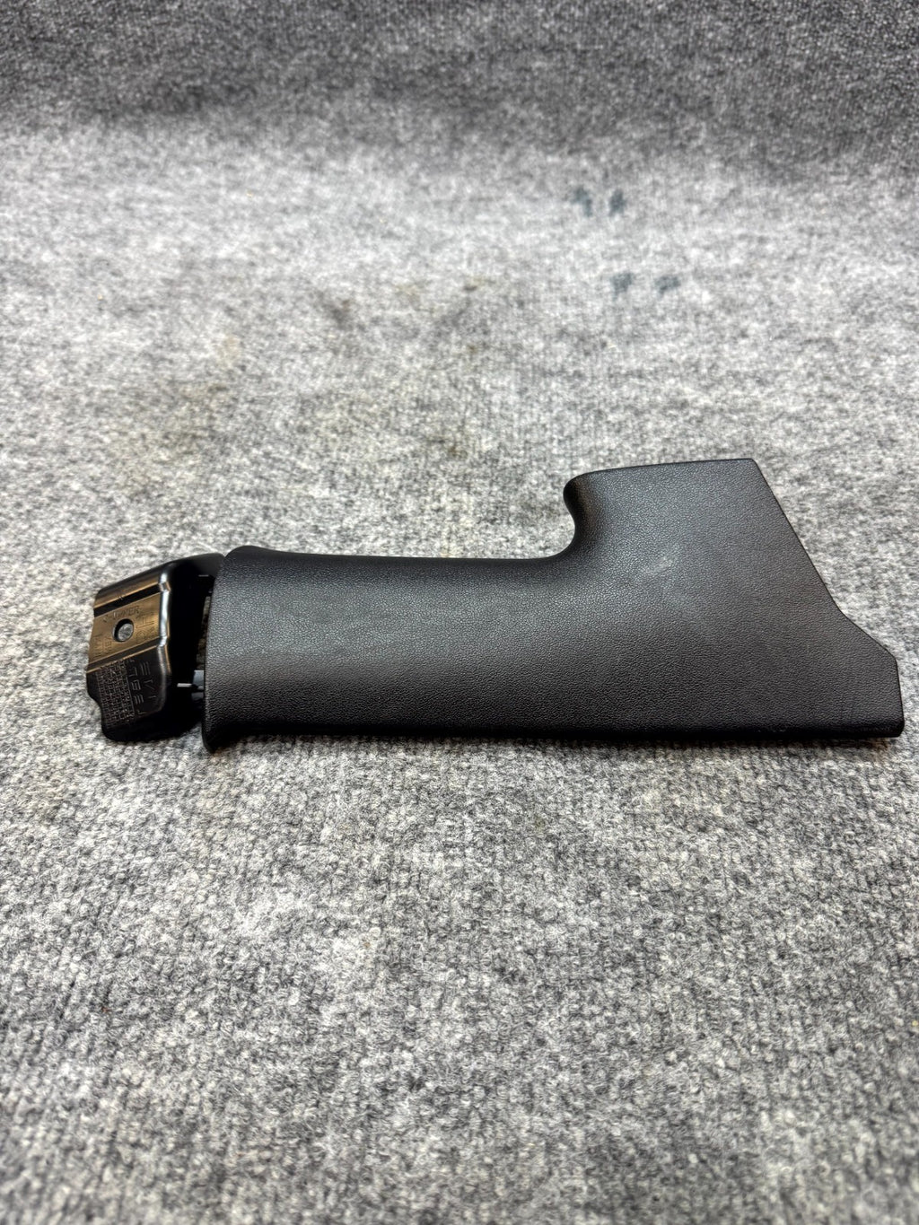 2017‑ 2023 TESLA MODEL 3 REAR RIGHT C-PILLAR TRIM COVER PANEL OEM, 1086277-00-H