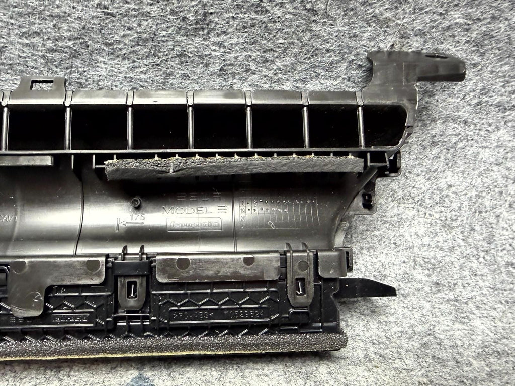 ♦️17-23 TESLA MODEL 3 DASH LEFT SIDE HEATER AC AIR VENT DUCT OEM, 1083320-00-D