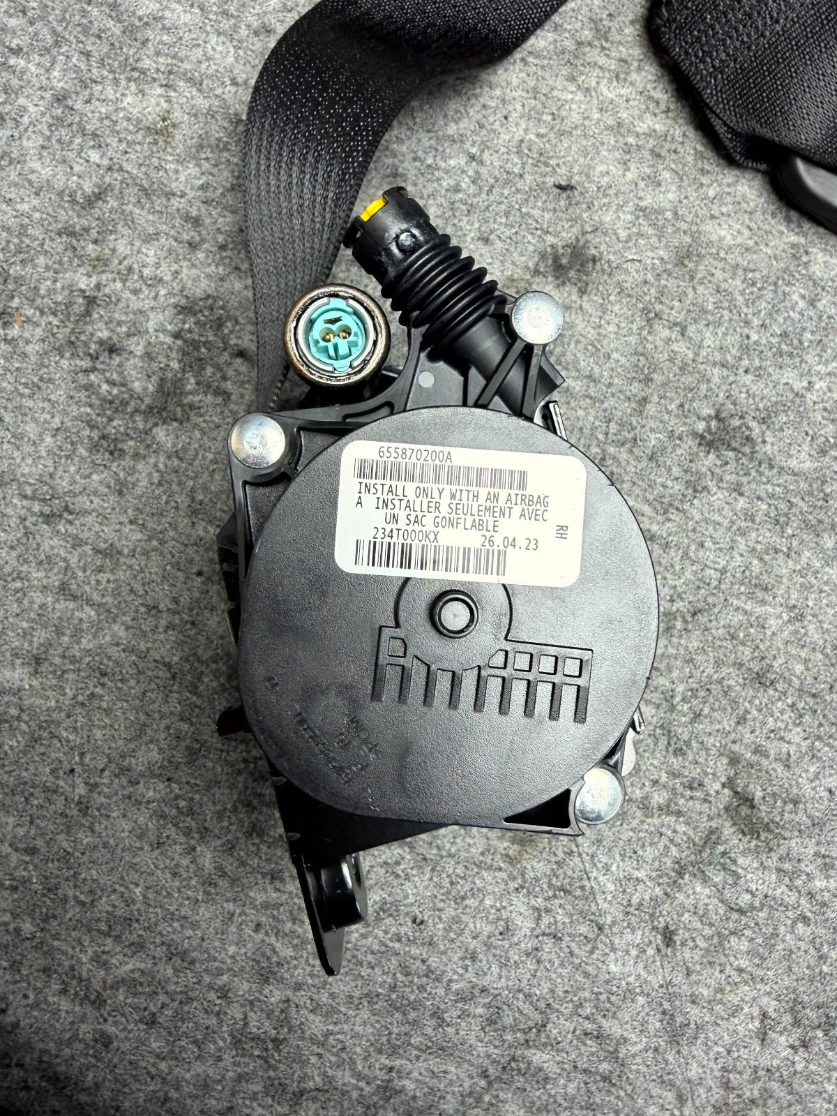 ♦️2017-2023 TESLA MODEL 3 FRONT RIGHT SEAT BELT W/ PRETENSIONER OEM 1081279-01-H