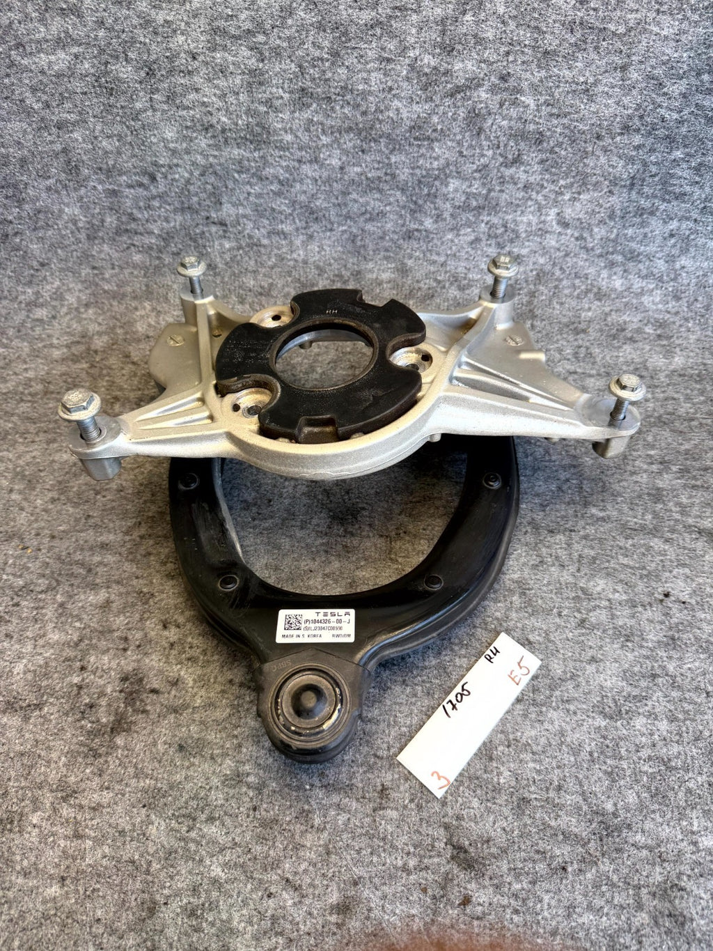 ♦️17-23 TESLA MODEL 3 RIGHT SIDE UPPER STRUT MOUNT BRACKET ARM SET OEM,104432600