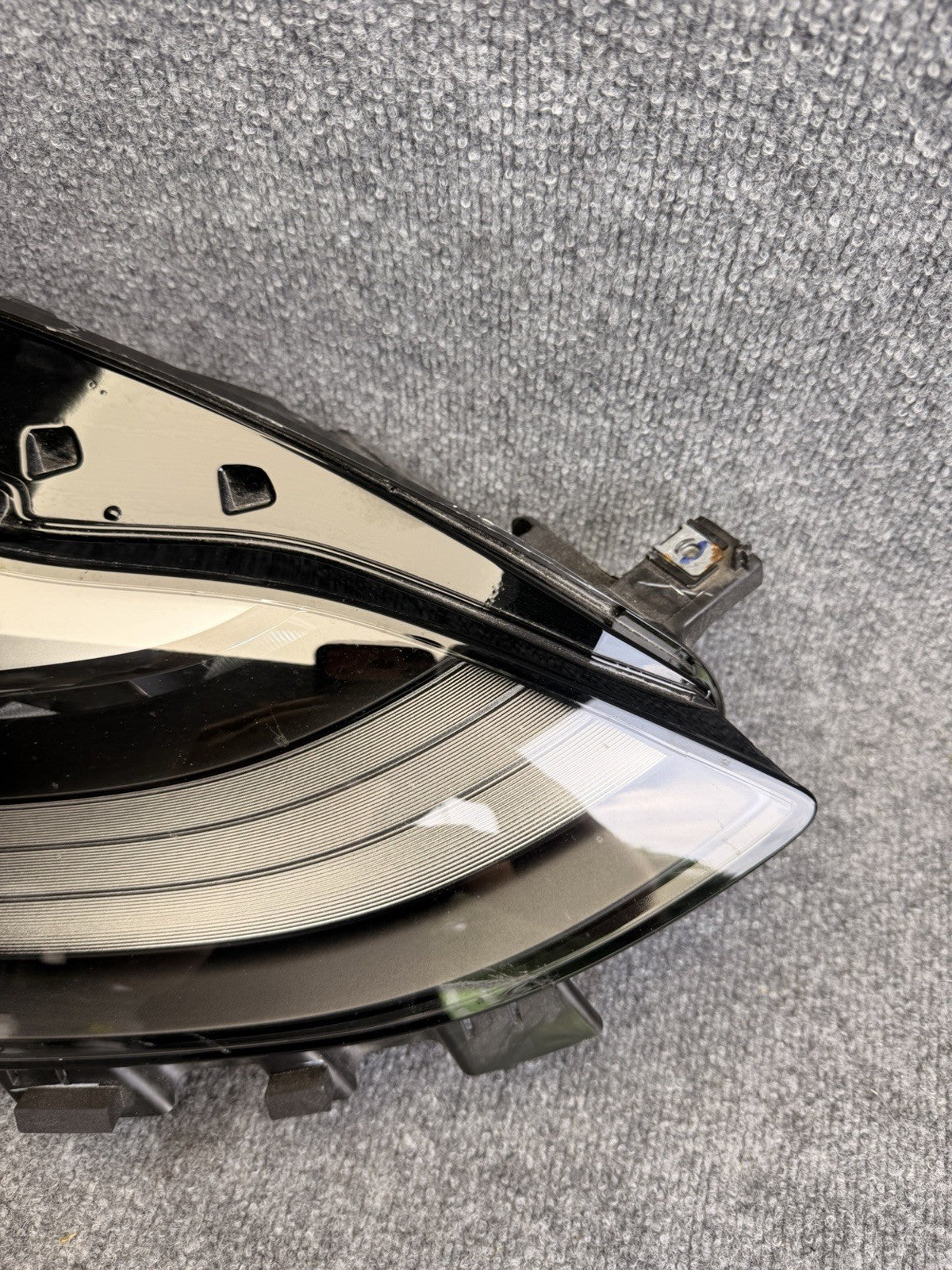 OEM 2021 - 2024 Tesla Model Y Right Passenger Matrix LED Headlight 1514953-00-D